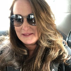 Meet your Posher, MB